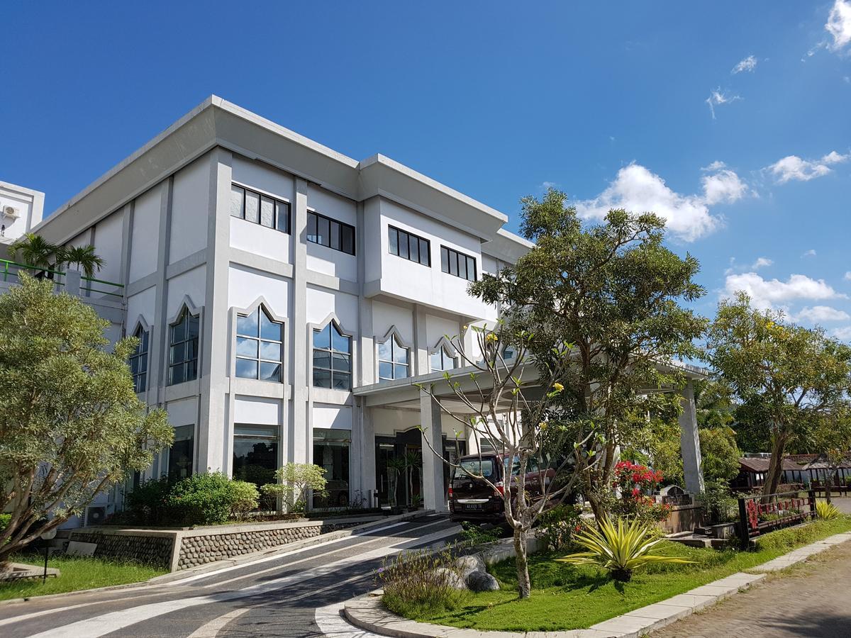 Grand Royal Taliwang Hotel Exterior foto