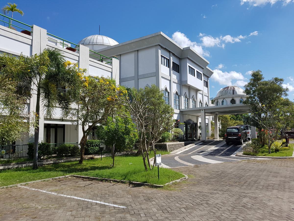 Grand Royal Taliwang Hotel Exterior foto