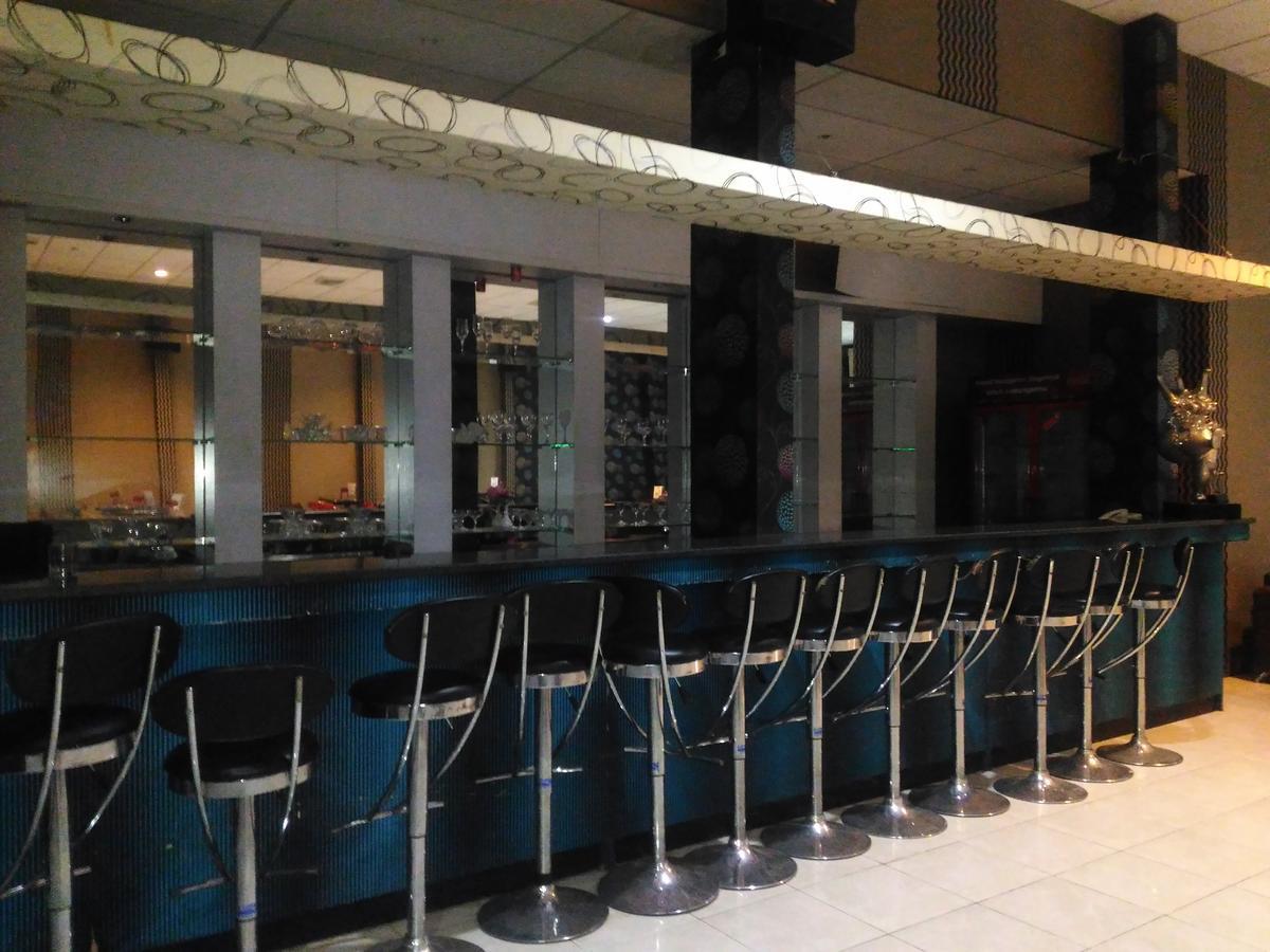 Grand Royal Taliwang Hotel Exterior foto