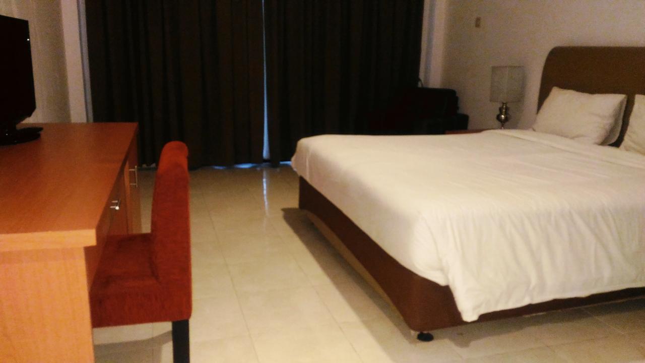 Grand Royal Taliwang Hotel Quarto foto